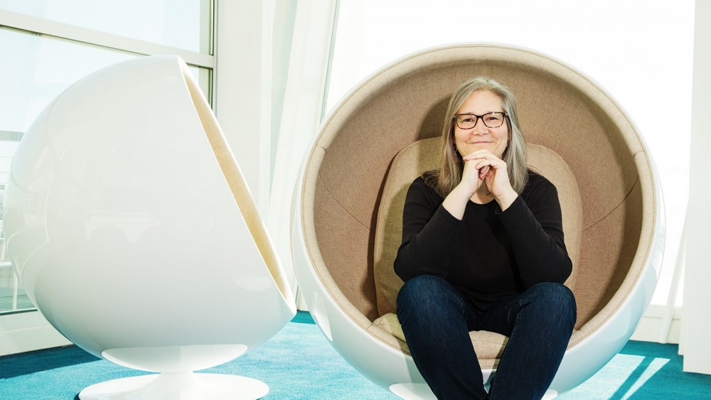 Amy Hennig นักเขียนบทเกมที่เคยรับผิดชอบเขียนให้กับซีรี่ส์ Uncharted และล่าสุด Star Wars ที่โดนพับโปรเจคยกเลิกโดย Viseral Games