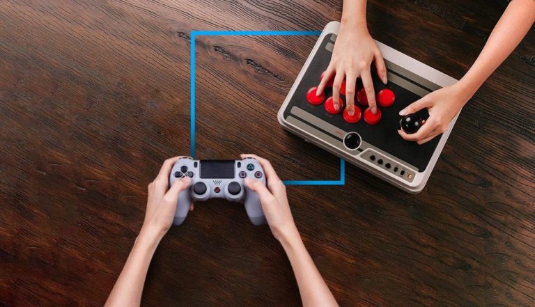 เล่นเกมต่อสู้ จอยโยกหรือจอยมือดี?
