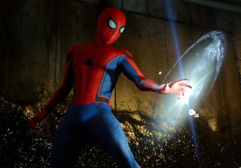 รับบทเป็น Cloud Strife และตัวละครอื่น ๆ ได้ใน Final Fantasy XV 3 Spider-Man