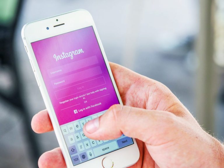 Instagram พลาด ! เปิดเผยรหัสผ่านผู้ใช้งานผ่านฟีเจอร์ดาวน์โหลดข้อมูล 7 Instagram พลาด ! เปิดเผยรหัสผ่านผู้ใช้งานผ่านฟีเจอร์ดาวน์โหลดข้อมูล