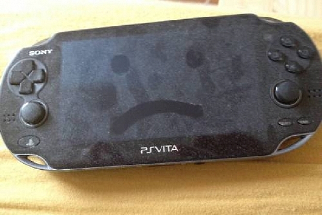 PS Vita เตรียมยุติการผลิตเครื่องในญี่ปุ่น เร็ว ๆ นี้ 3 ps4pro.eu dusty PS vita playstation vita sad face sad 1