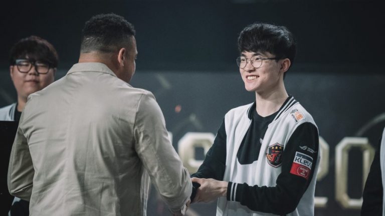 SKT Faker กลายเป็นผู้เล่น LoL คนเเรกที่ถูกจารึกชื่อใน E-Sports Hall Of Fame 4 SKT Faker กลายเป็นผู้เล่น LoL คนเเรกที่ถูกจารึกชื่อใน E-Sports Hall Of Fame