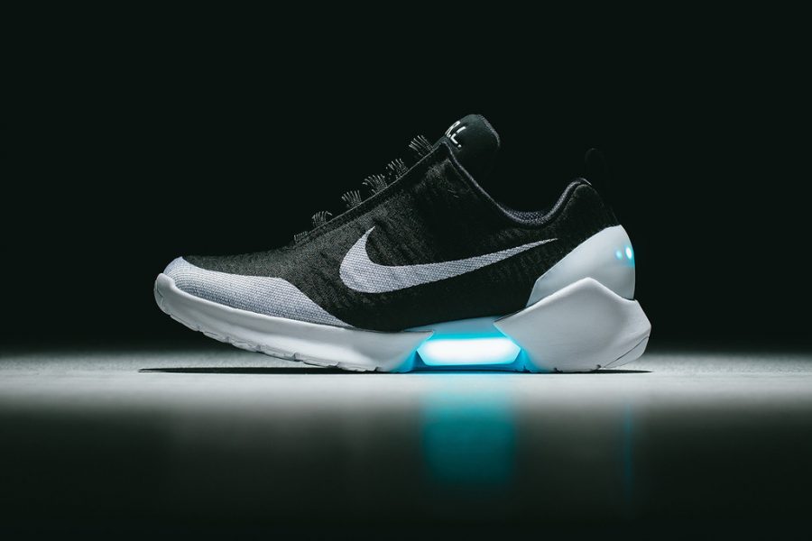 Nike เตรียมวางจำหน่ายรองเท้าผูกเชือกตัวเองในราคาที่ถูกลงปีหน้า 2 HyperAdapt 1