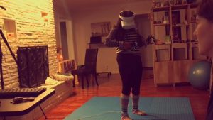 หนูน้อยเผลอทิ้งระเบิดใน VR ก่อนวิ่งสุดชีวิตเพราะนึกว่าระเบิดจริง