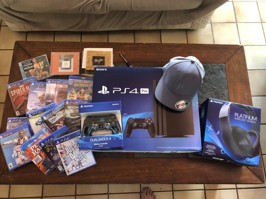 สาวโดนลูกกอล์ฟฟาดใส่หน้าในงาน Sony เลยได้ PS4 เป็นของขวัญปลอบใจ