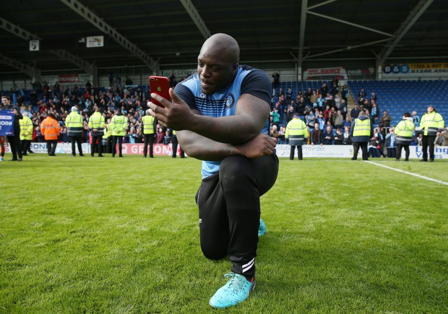 การ์ด FUT ใน FIFA เต็มร้อยใบแรกตกเป็นของ Akinfenwa 2 Adebayo Akinfenwa1