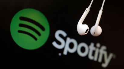 iOS 14.5 Beta สามารถตั้งค่าให้ Siri เปิดเพลงผ่าน Spotify เป็นค่าเริ่มต้นได้แล้ว 2 RTX1914U e1538081500863