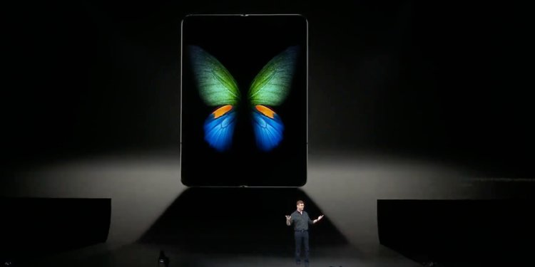 Samsung เปิดตัว Galaxy Fold อย่างเป็นทางการ พร้อมราคาทะลุ 6 หมื่น 1 Samsung เปิดตัว Galaxy Fold อย่างเป็นทางการ พร้อมราคาทะลุ 6 หมื่น