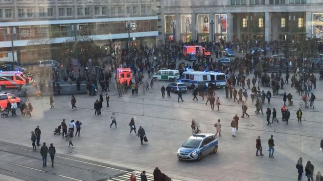 berlin youtuber riot riot