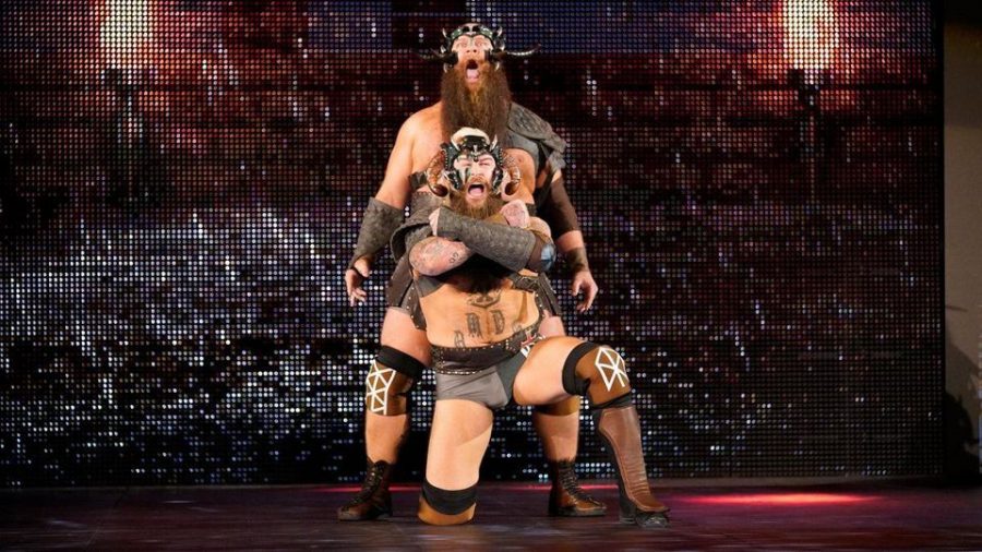 WWE ก็อปโล่ของเกม Skyrim ไปใช้ในฉากเปิดตัวนักมวยปล้ำ 1 wwe