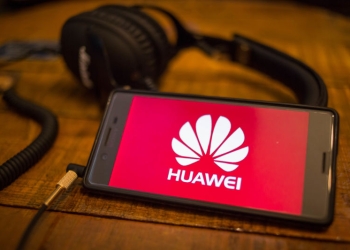 BANGKOK, THAILAND - 2019/01/16: The Huawei logo seen displayed on a Android smartphone. (Photo by Guillaume Payen/SOPA Images/LightRocket via Getty Images)
