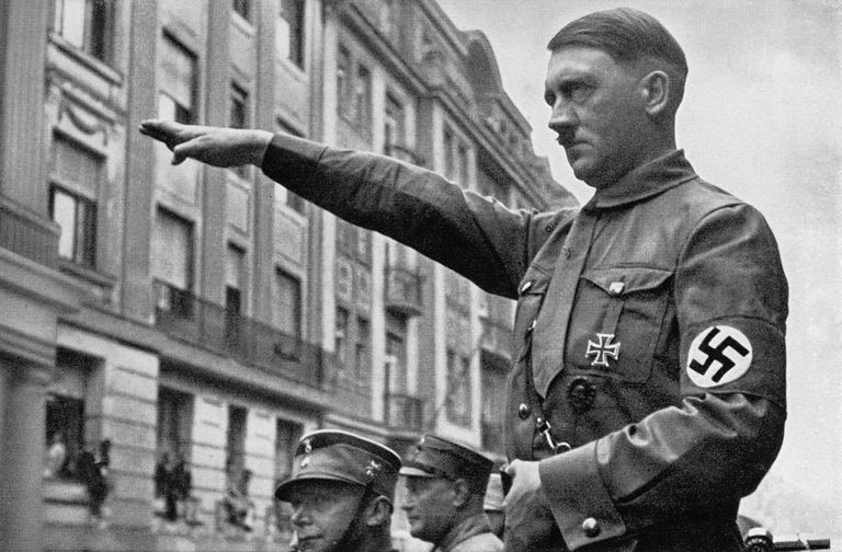 สตรีมเมอร์ถูก Twitch ระงับการสตรีมเนื่องจากใช้ Skins ของ Hitler ใน Minecraft 4 hitler