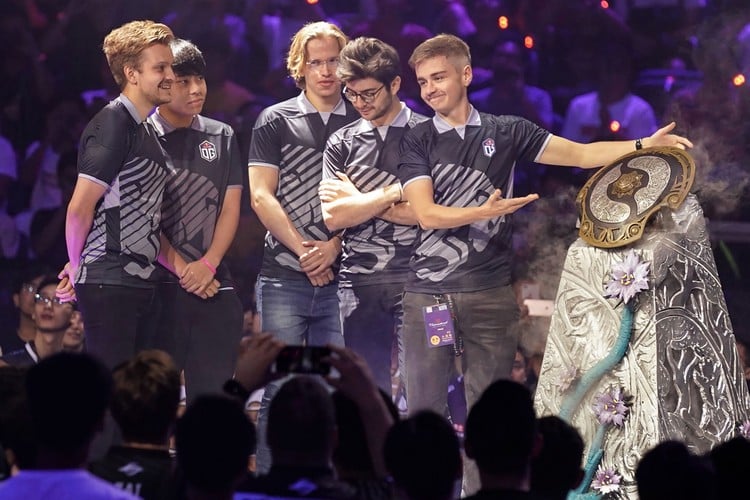 ส่องวงการ Esports 2019 : นักแข่ง, เงินรางวัล, และสถิติต่าง ๆ ที่น่าสนใจ 3 https hypebeast.com image 2019 08 dota 2 alliance misclick sends team home 000