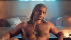 Henry Cavill บอกว่าเขาชอบที่จะอยู่บ้านเล่นเกมมากกว่าออกมาข้างนอกและได้รับความสนใจ