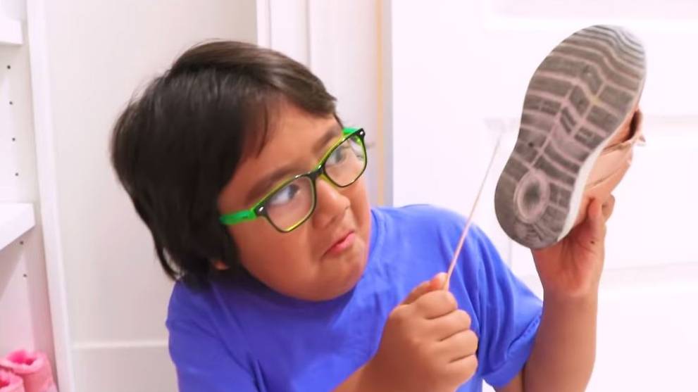 ryan kaji halloween video