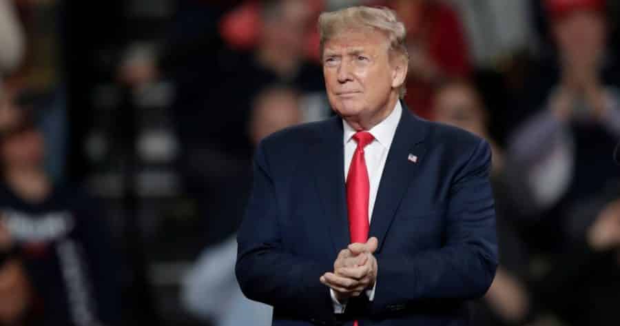Donald Trump กล่าวโทษ Apple ที่ปฏิเสธไม่ปลดล็อกไอโฟนของอาชญากรและผู้ค้ายาเสพติด