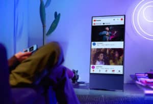 Samsung Sero TV โทรทัศน์หมุนจอเป็นแนวตั้งและแนวนอนได้ เตรียมออกวางจำหน่ายทั่วโลกในปีนี้