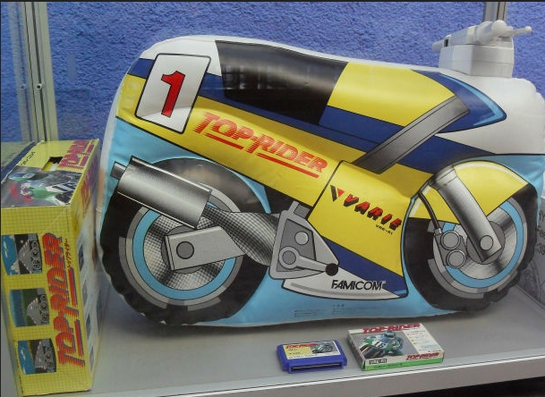 7 อุปกรณ์เสริมสำหรับเล่นเกมสุดประหลาดจากแดนญี่ปุ่น 6 Famicom Top Driver