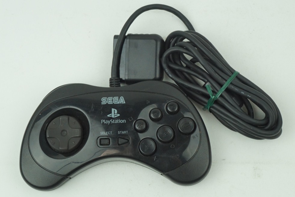7 อุปกรณ์เสริมสำหรับเล่นเกมสุดประหลาดจากแดนญี่ปุ่น 4 Sega Saturn PS2 Controller