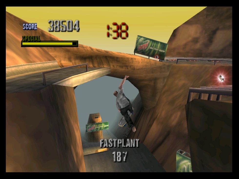 เปรียบเทียบเกมเวอร์ชันสากล กับเวอร์ชันญี่ปุ่นที่โดนเซนเซอร์จนขัดใจ 8 Tony Hawk