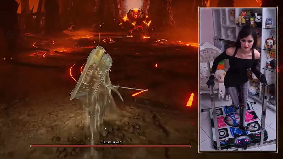 เกมเมอร์สาวปราบหนึ่งในบอสสุดโหดของ Demon's Souls ลงได้ โดยใช้เพียง Dancepad เท่านั้น 1 flamelurker dancepad