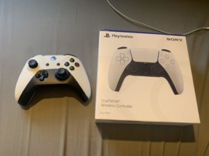 เกมเมอร์โดนโกง สั่งซื้อจอย DualSense ผ่าน eBay แต่ได้จอย Xbox One ถูกทาสีขาวมาแทน