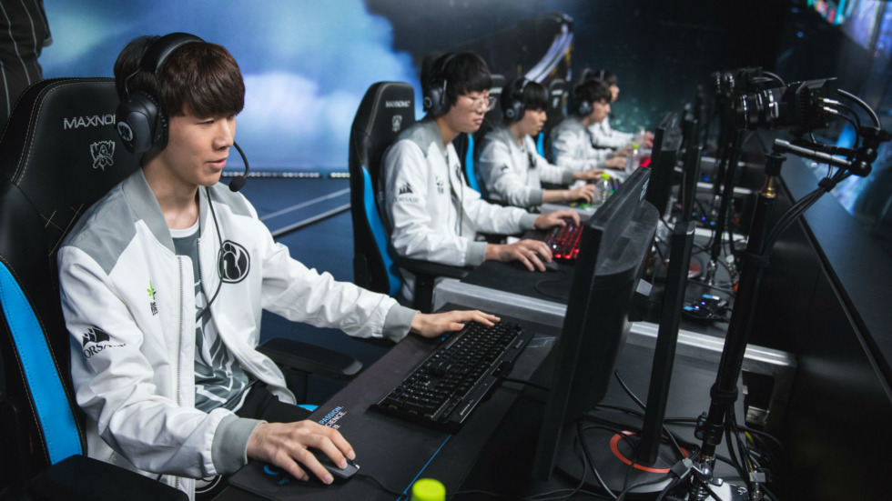 ราชกิจจานุเบกษา ประกาศให้อีสปอร์ตเป็นกีฬาอาชีพในไทยอย่างเป็นทางการ 2 esports professionals china