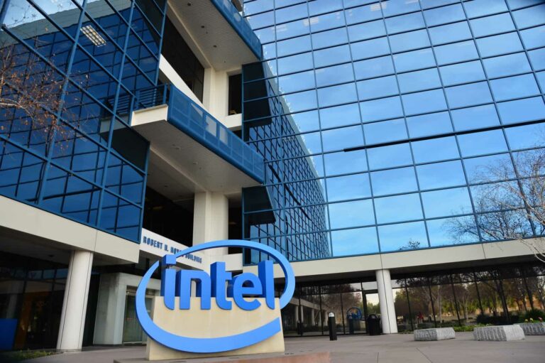 Intel เสนอเงินรางวัลให้กับพนักงานที่ฉีดวัคซีน Covid-19 เป็นจำนวน 250 เหรียญ