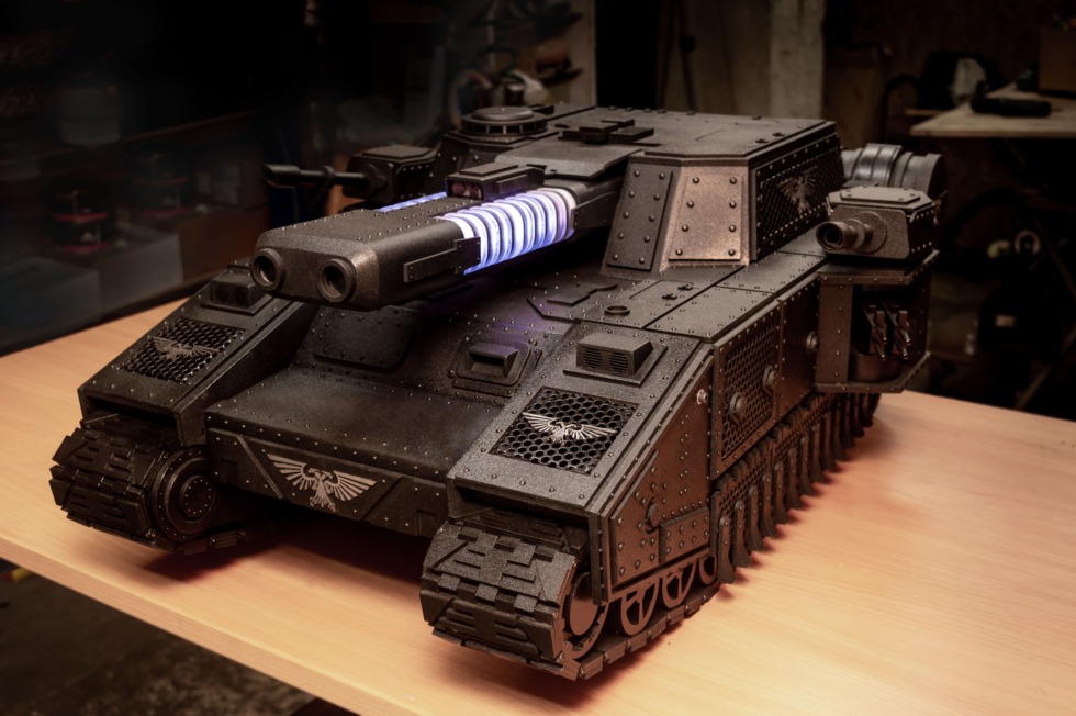 เกมเมอร์อวดโฉม เคส PC สั่งทำสุดเท่ เป็นรถถังคล้ายจาก Warhammers 40,000 1 PC 2
