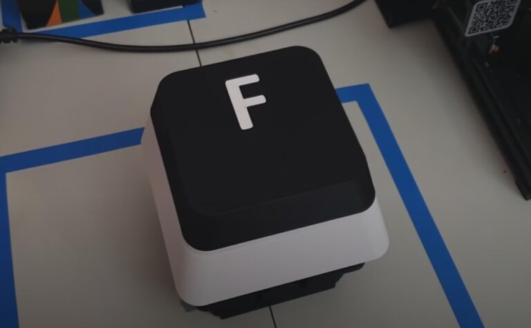 Youtuber ชาวออสเตรเลียสร้างปุ่ม F ขนาดใหญ่ และมันก็ใช้งานได้จริงๆ