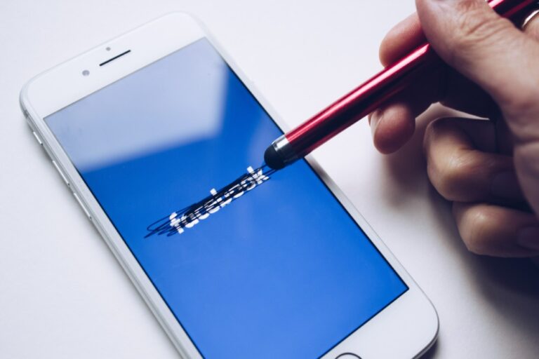 Facebook เตรียมแบนเนื้อหาล่วงละเมิดทางเพศที่มีต่อบุคคลสำคัญและคนทั่วไปตามลำดับ