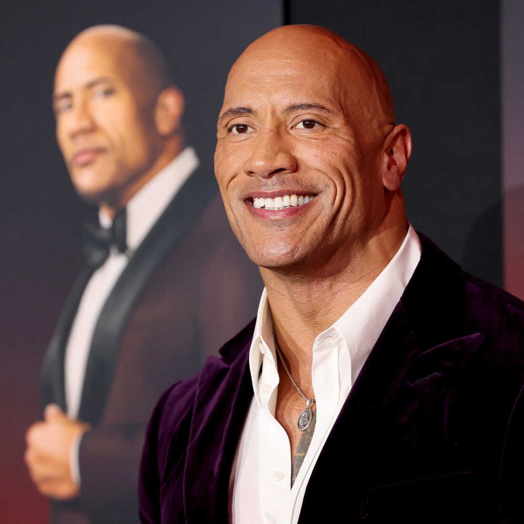ลือ ! Dwayne "The Rock" Johnson อาจกำลังแสดงหนังจากเกมเรื่อง Call of Duty 3 World Premiere Of Netflix's "red Notice" Arrivals
