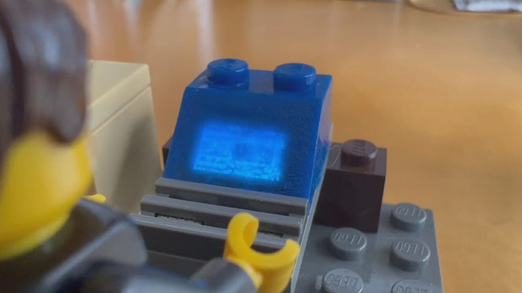 นักประดิษฐ์ ผลิตตัวต่อ LEGO โดยมีหน้าจอขนาดจิ๋วข้างใน สามารถใช้แสดงผลเกม DOOM ภาคคลาสสิก