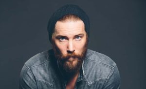 Troy Baker ผู้ให้เสียง Joel เผย หลังจากมีลูกคนแรก ทำให้เขาเข้าใจการกระทำของ Joel ในตอนจบ The Last of Us ทันที