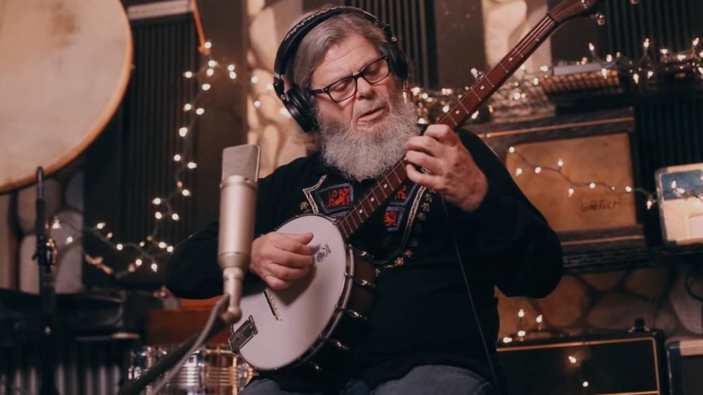 10 Fact น่ารู้ The Last of Us ฉบับทีวีซีรีส์ 9 Gustavo Santaolalla