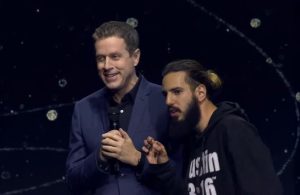 ชายปริศนาบุกขึ้นเวทีงาน gamescom 2023 เพื่อกล่าวว่า “Bill Clinton อยากเล่น GTA 6”