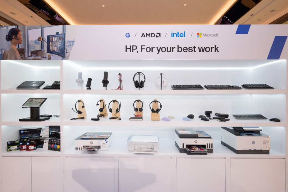 ‘HP, For Your Best Work’ เดินหน้าขับเคลื่อน AI ปลดล็อกทุกข้อจำกัด ยกระดับการทำงานให้คนไทย 3 Hp Elevate 2026 Product Showcase Display Shot I