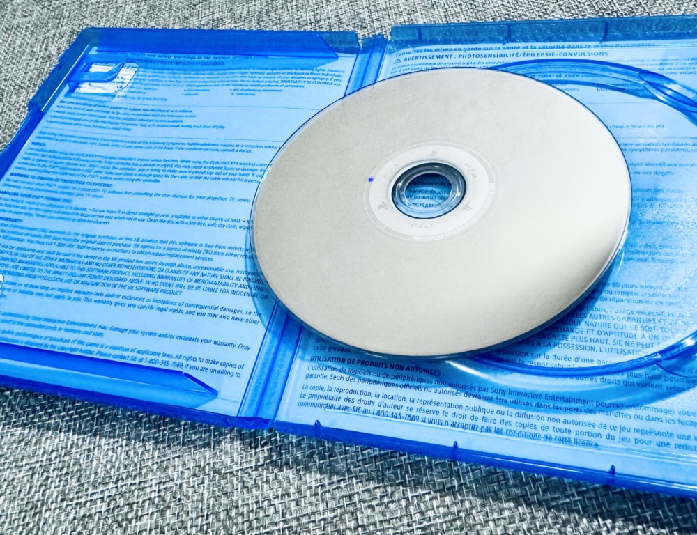 ตัวแทน EU เผยว่าไม่สามารถห้าม Sony เลิกขายแผ่นเกมได้ เพราะบริษัทมีอิสระที่จะขายเกมตามที่เห็นสมควร 1 playstation disc