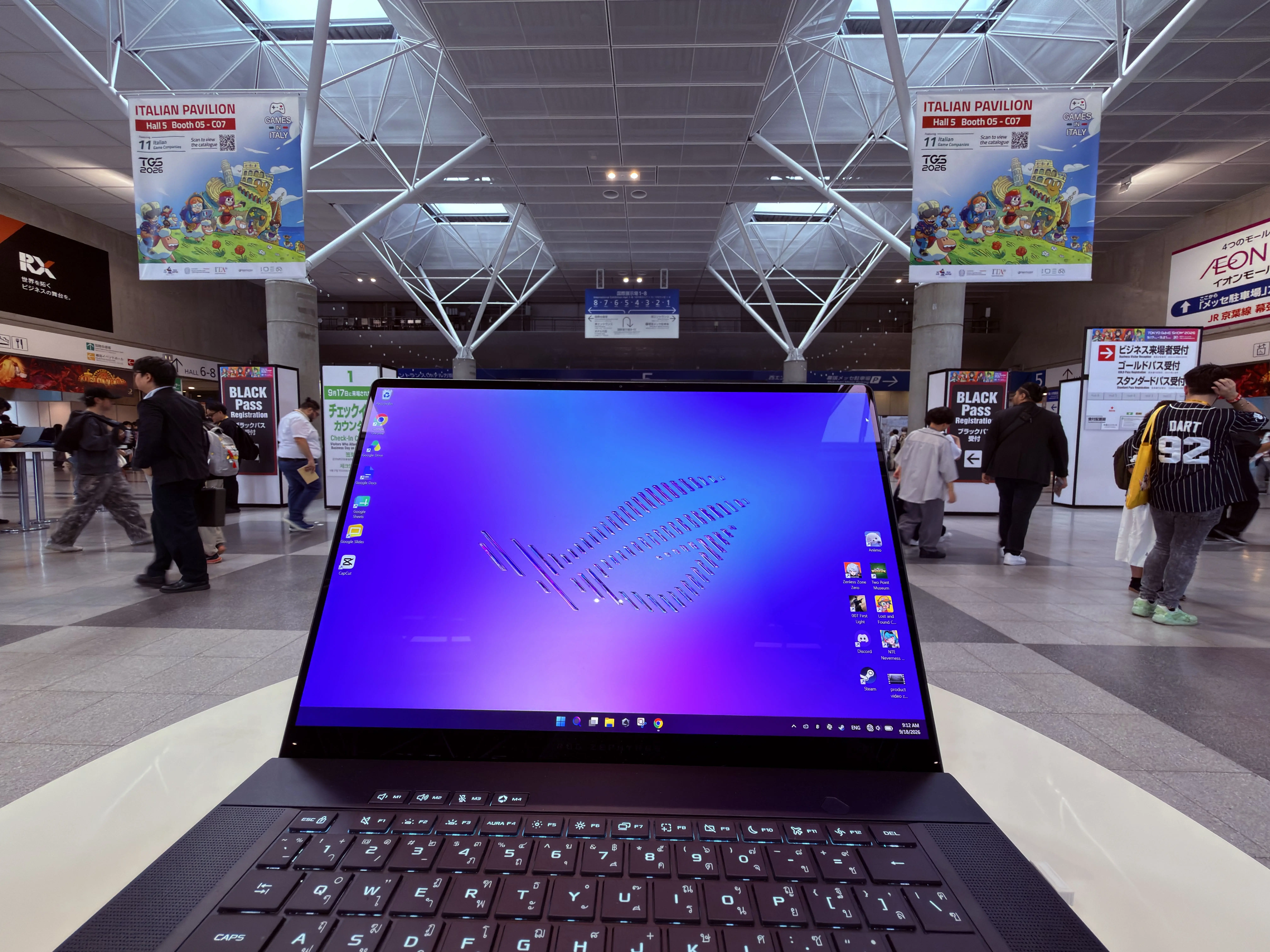 พา ROG Zephyrus G16 (2026) ลุย Tokyo Game Show 2026 | โน้ตบุ๊กที่ไม่ได้มีดีแค่เล่นเกม แต่พร้อมทำงานคอนเทนต์เต็มตัว 6 ROG Zephyrus G16